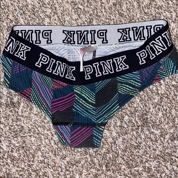 VS 🌸 - Picture 1 of 8